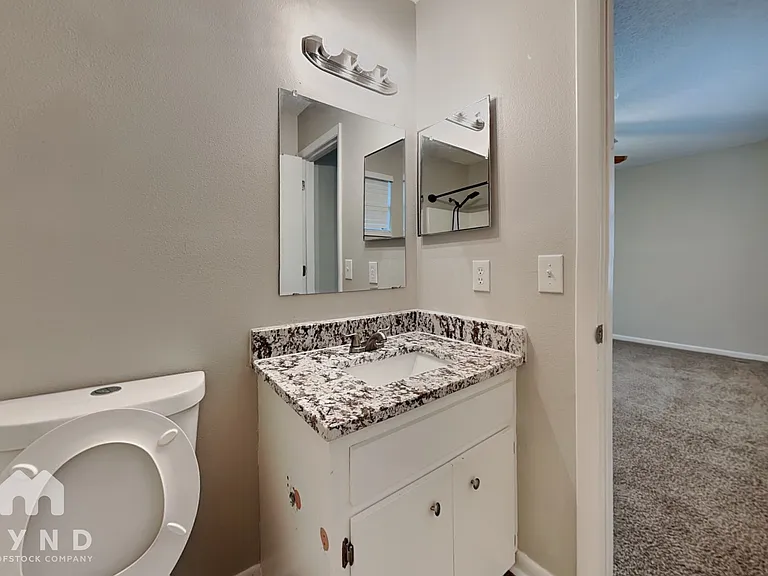 132 E Poinsettia St — Photo 11
