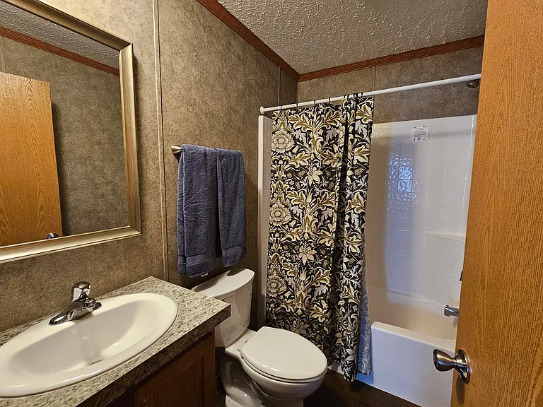 138 E Lake Dr — Photo 18