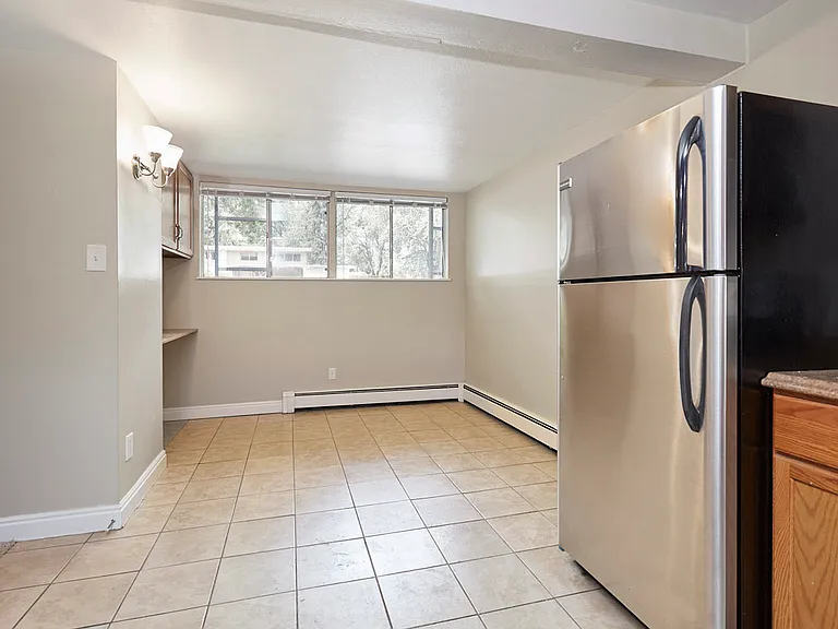 241 Elmwood Dr — Photo 11