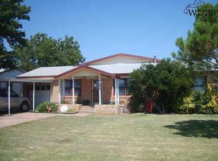 702 W Texas Ave, Iowa Park, TX 76367