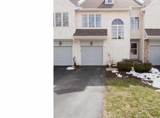 582 W Saxony Dr, Exton, PA 19341