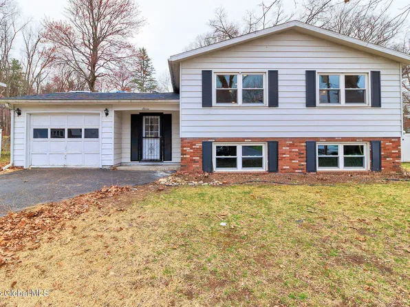 7 Dauphin Drive, Albany, NY 12205