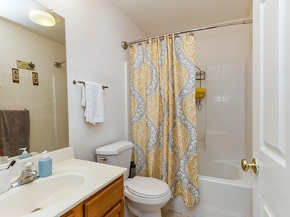 5th image of 319 Silva Dr