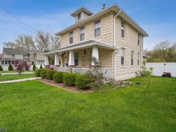 832 Ringwood Ave, Wanaque Boro, NJ 07420