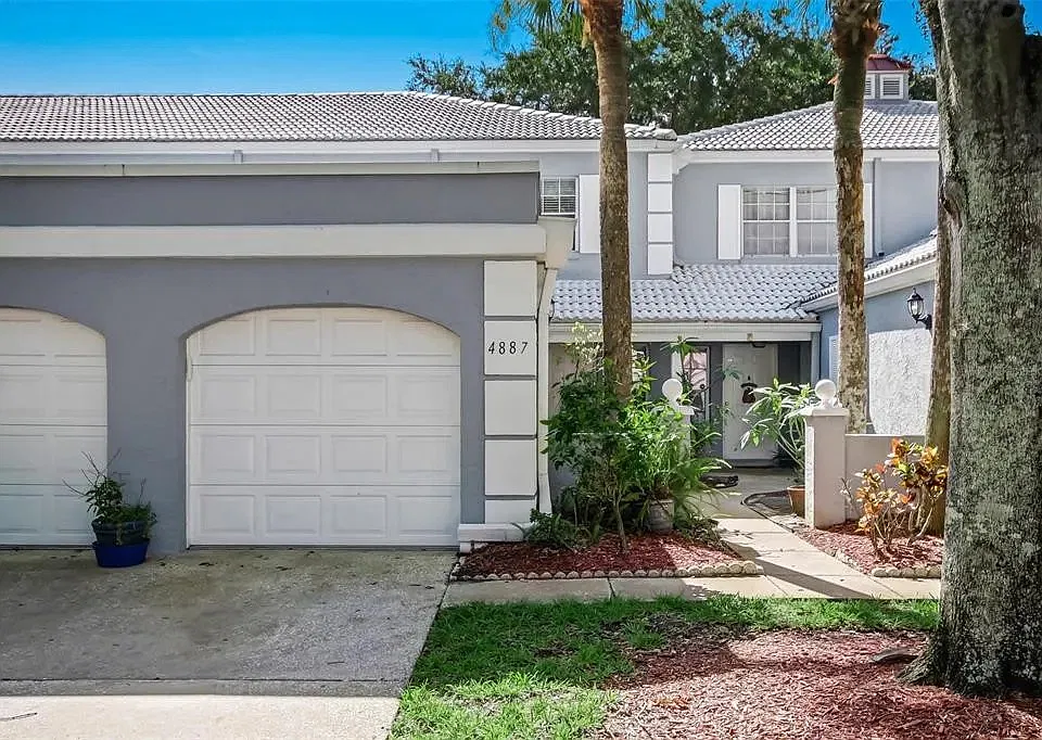4887 Walden Cir