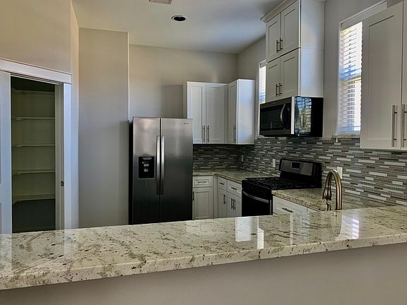 Large open concept kitchen