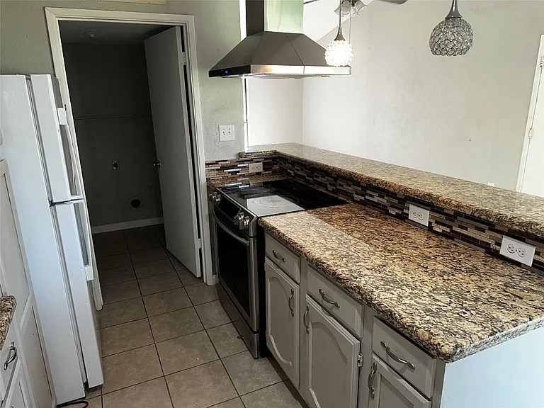 635 Jeff Davis Dr — Photo 7