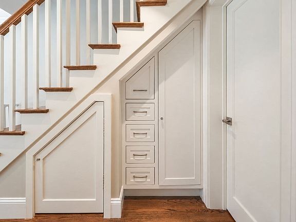 5th image of 38 Rutland Sq APT 1