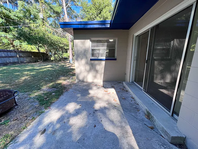 2110 NW 54th Ter — Photo 37