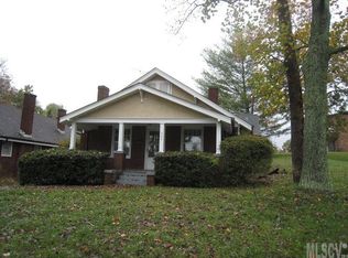 304 6th St SW, Hickory, NC 28602