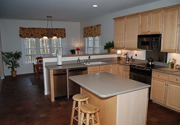 2nd image of 5541 Holman Dr