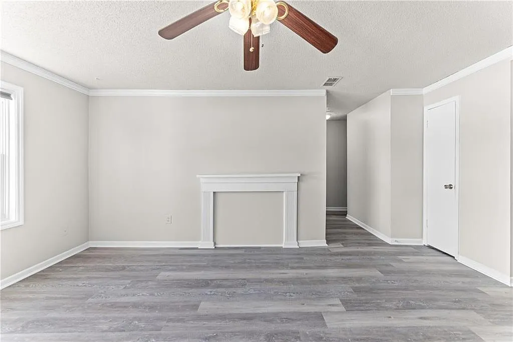 2 bed, 2.0 bath, 4032 sqft, $1,250 — Photo 4