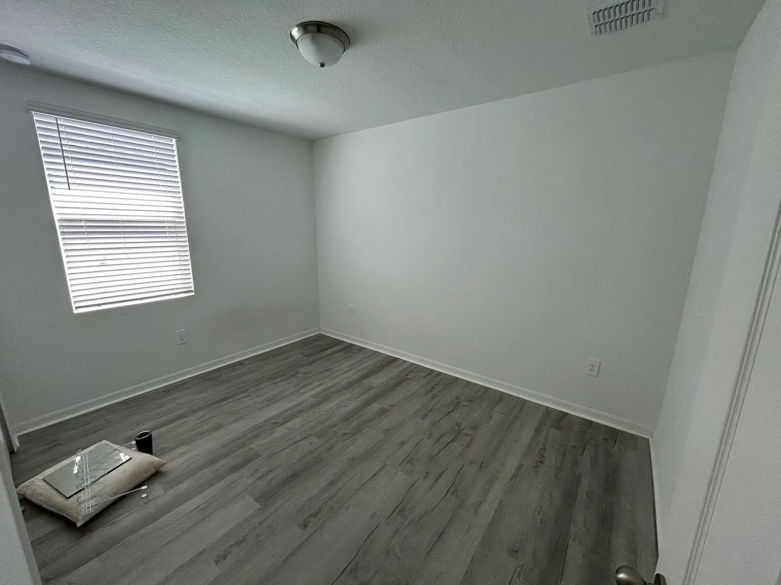 3 bed, 1695 sqft, $750 — Photo 1