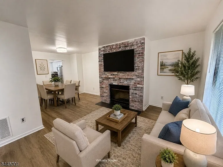 125 Riva Dr — Photo 6