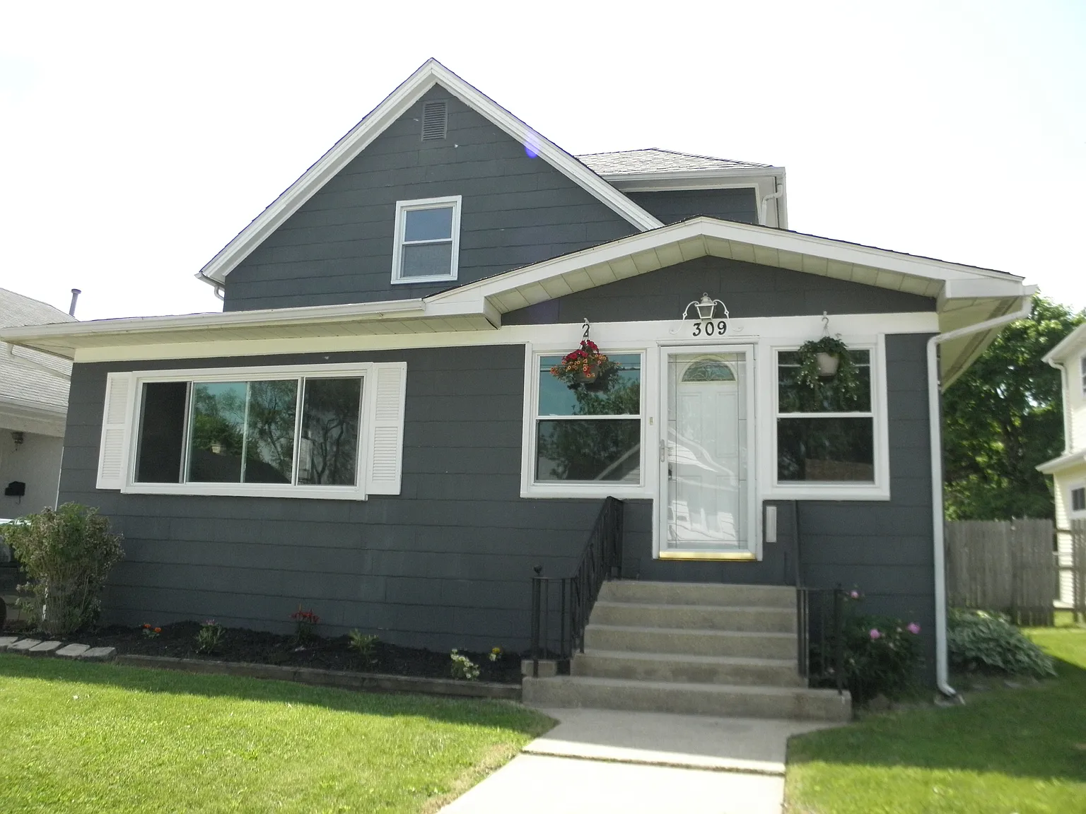 309 Willow Ave photo 1