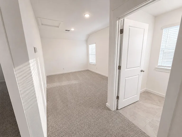 116 Hartson Dr — Photo 12