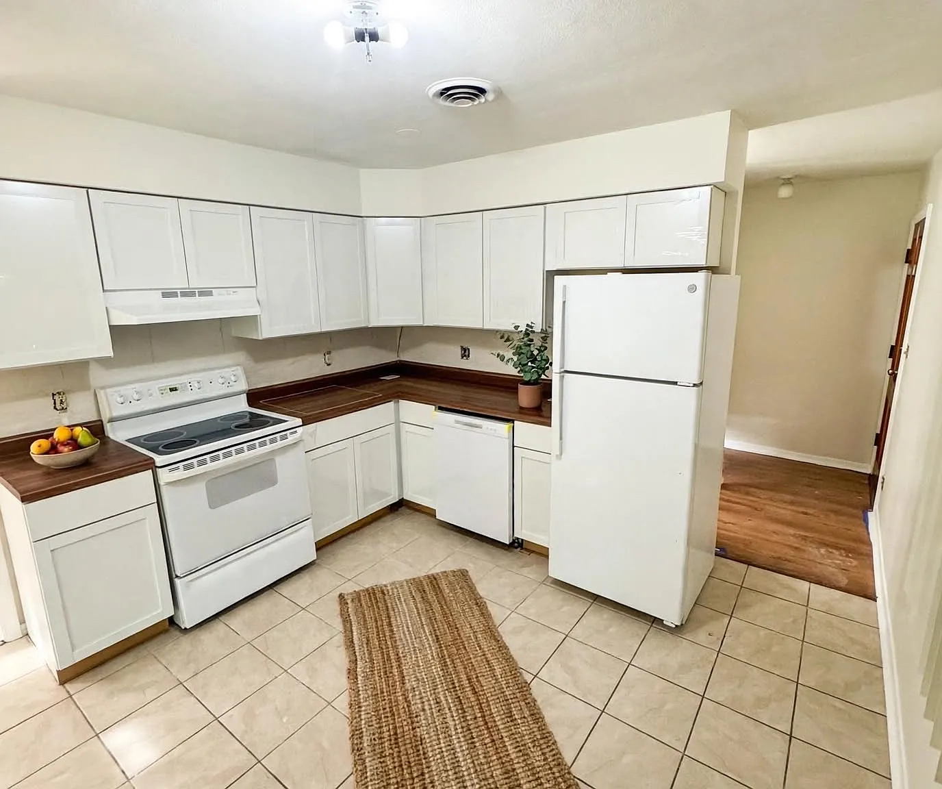 3 bed, 1400 sqft, $1,695 — Photo 4