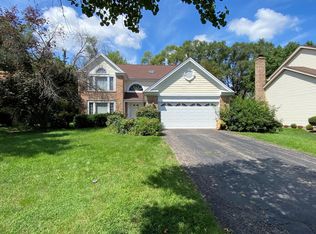 8 Cherrywood Dr, Schaumburg, IL