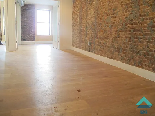 Rented by EXR | media 44