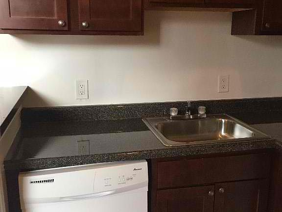 4th image of 635 W Barry Ave APT 106A