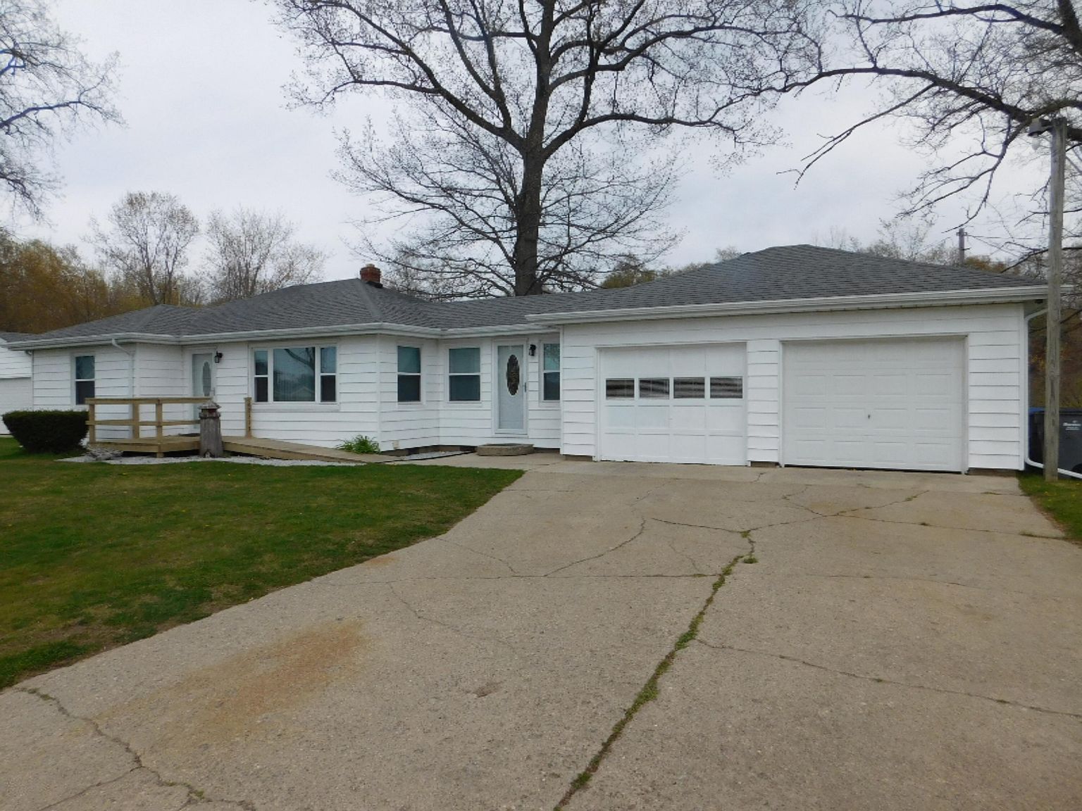 68513 Dailey Rd, Edwardsburg, MI 49112 Zillow