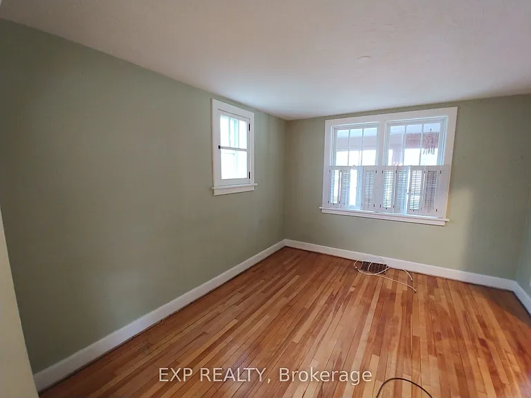 162 Woodroffe Ave — Photo 10