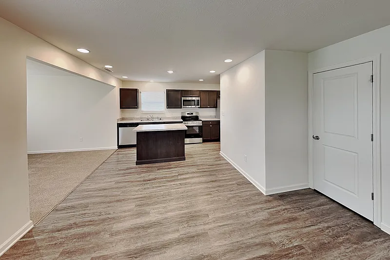4 bed, 2.5 bath, 1551 sqft, $1,775 — Photo 2
