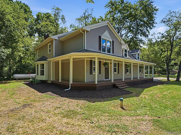 5th image of 25980 Lyman Ln