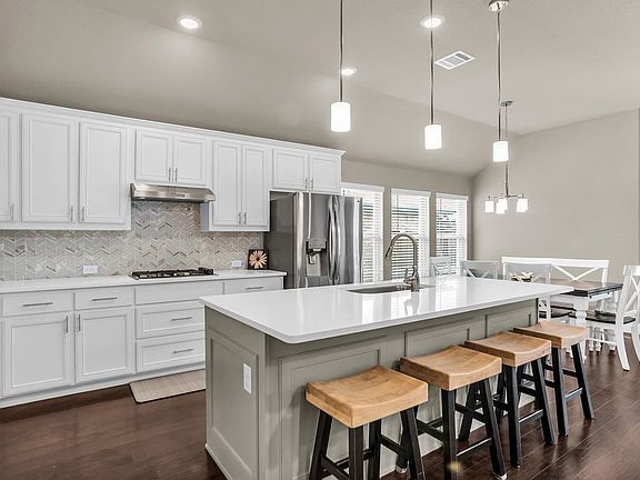 2nd image of 4140 Lightcreek Ln