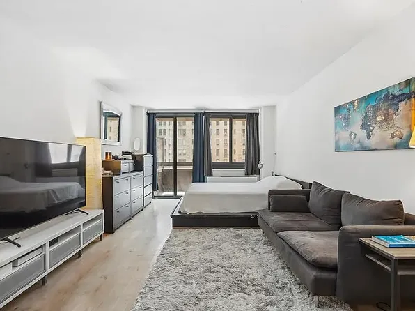 347 W 57th St, New York, NY