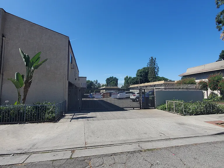 17900 Sherman Way #418 — Photo 17