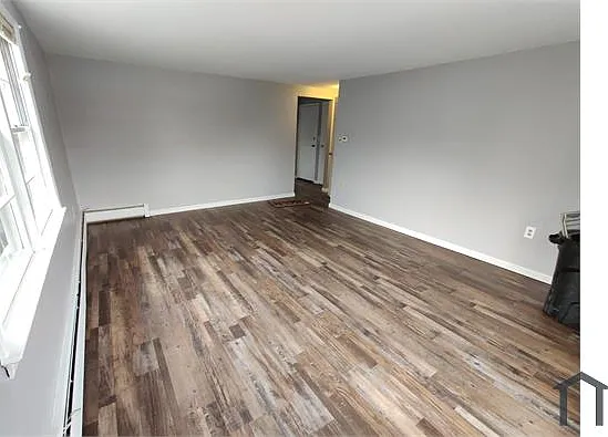 2 bed, 1100 sqft, $2,065 — Photo 2