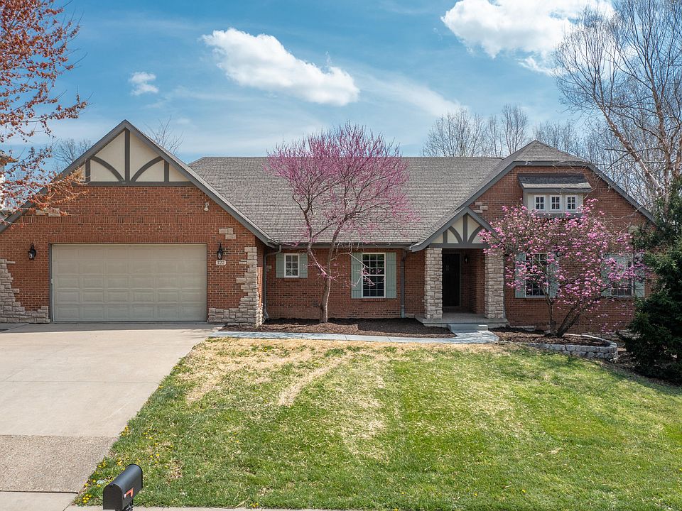 1st image of 122 Dene Dr