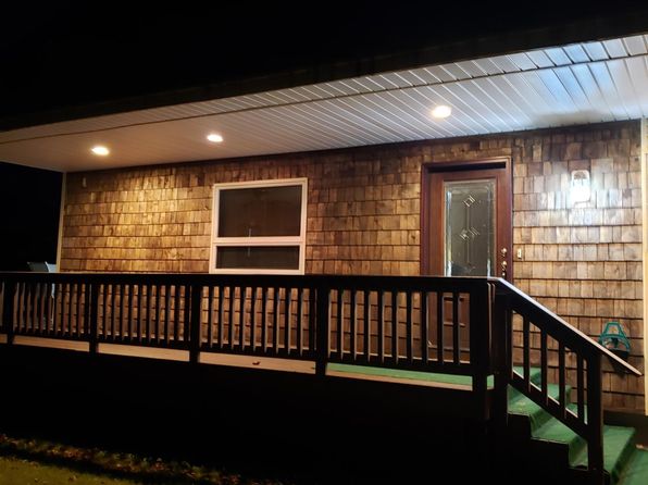 28 Lakeshore Dr