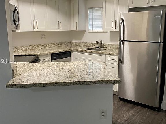 2nd image of 8323 Lake Dr APT 306