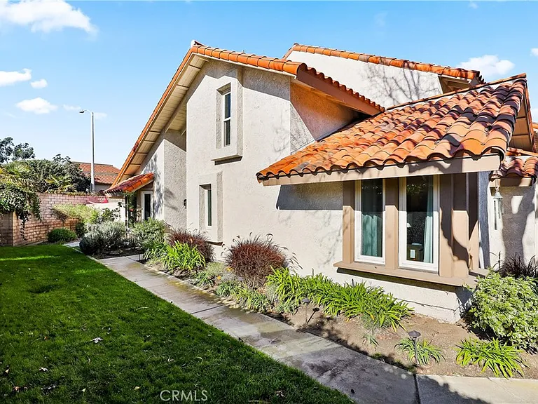 20981 Coastview Ln — Photo 3