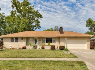 3901 Crestwood Rd, Des Moines, IA 50310