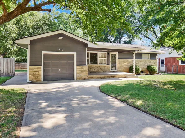 1340 N Lakeview Dr, Derby, KS 67037