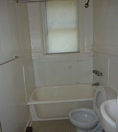 4th image of 410 W 35th St APT 2