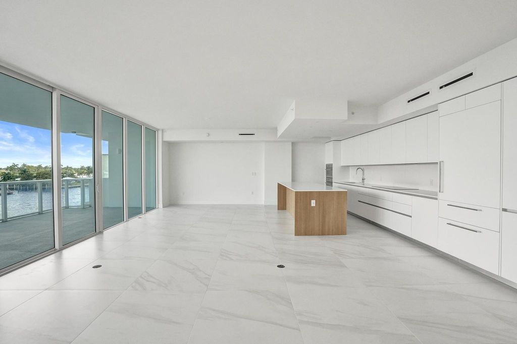 407 N Riverside Drive #303, photo 5