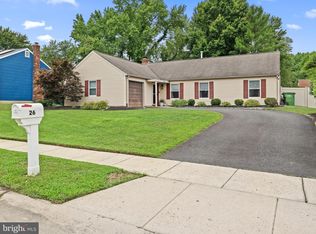 26 Hornsby Dr, Marlton, NJ 08053