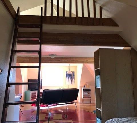 There is additional space up in the loft