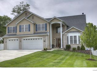 9791 E Watson Rd, Saint Louis, MO 63126