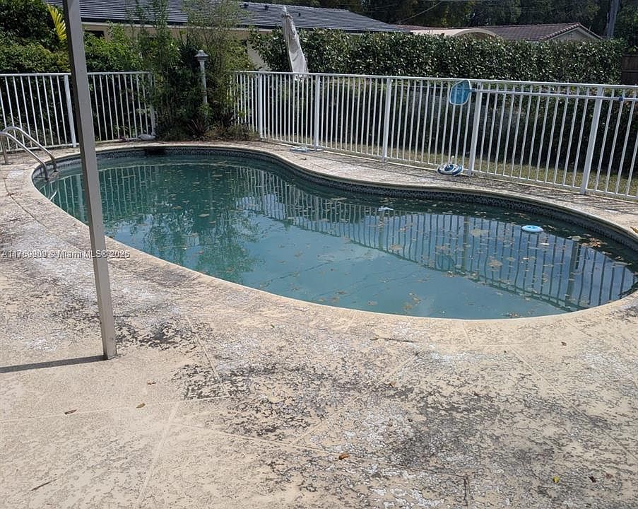 2nd image of 14331 Lake Saranac Ave