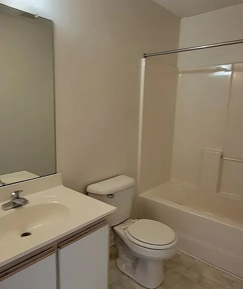 106 Pinegrove Ct — Photo 26