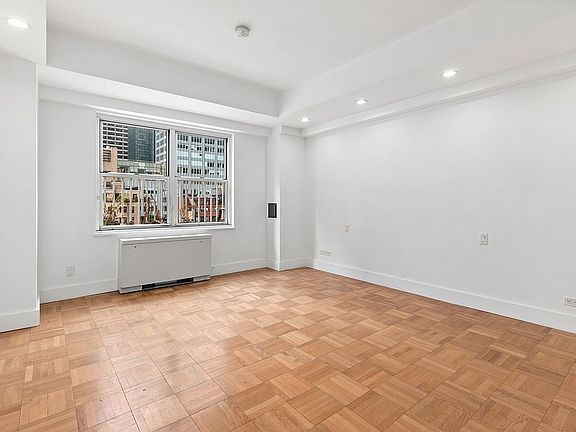 4th image of 136 E 56th St APT Phd