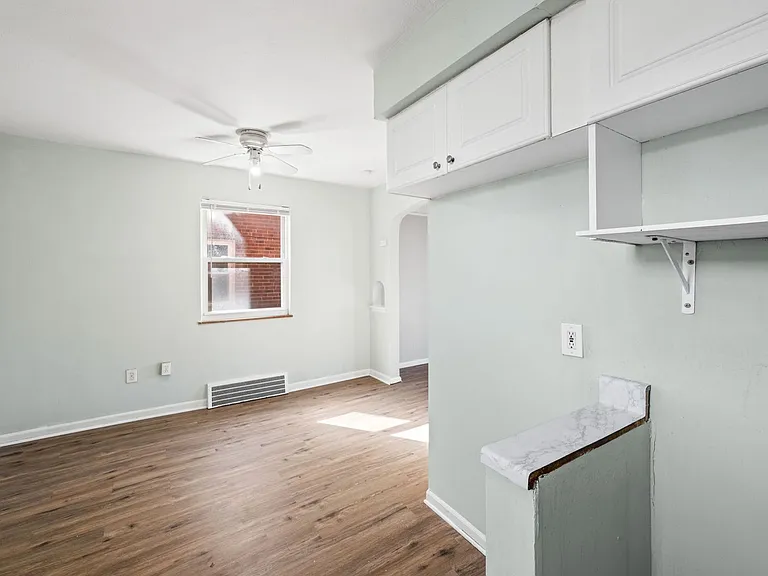 21000 Priday Ave — Photo 11
