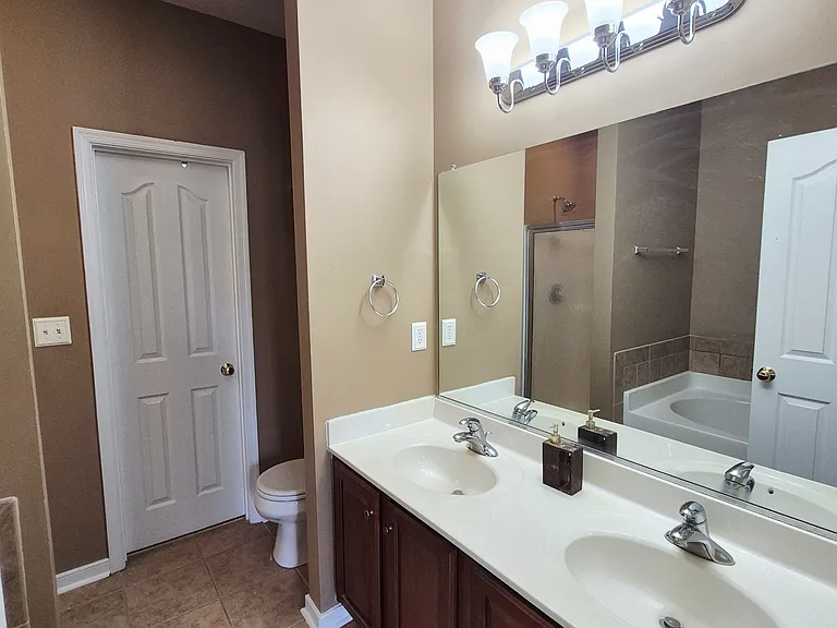 1563 Providence Knoll Dr — Photo 18
