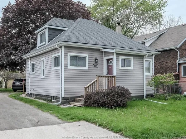 2275 Highland Ave, Windsor, ON N8X 3S3