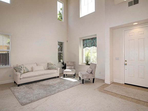 3rd image of 6725 Sao Tiago Way